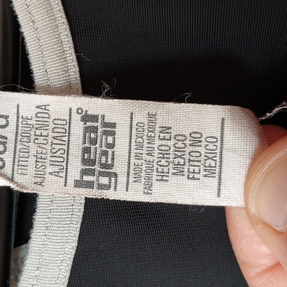 Under Armor, workout bra black with white trim around large - Picture 4 of 7